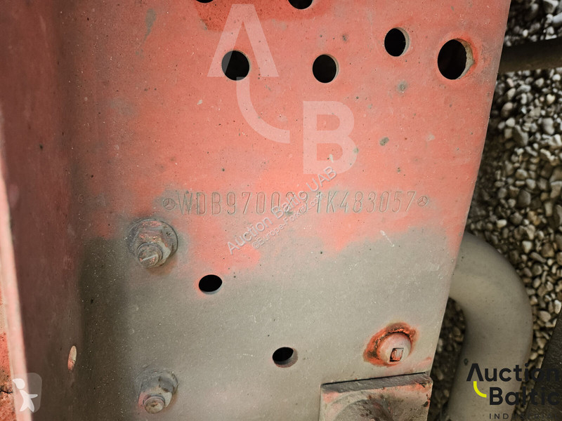 Lift Mercedes 815