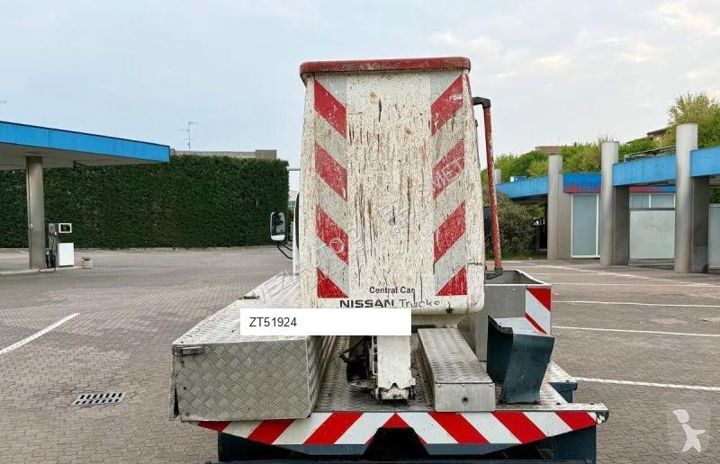 Plataforma elevadora Nissan CABSTAR CESTELLO 10MT
