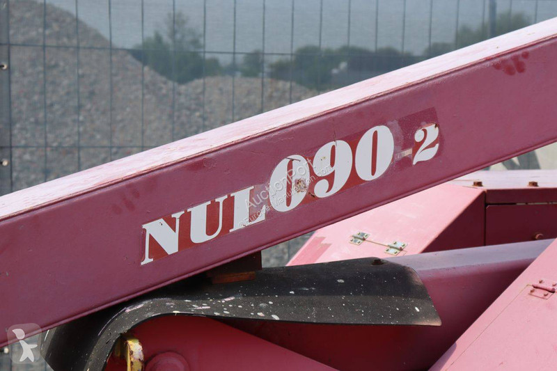 Plataforma elevadora Isuzu NUL090-2