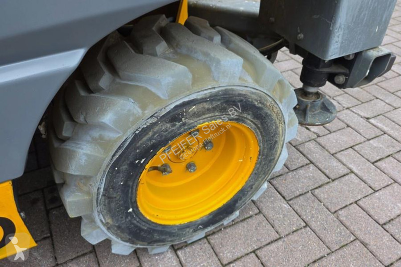 升降机 Haulotte Compact 12DX Diesel, 4x4 Drive,...
