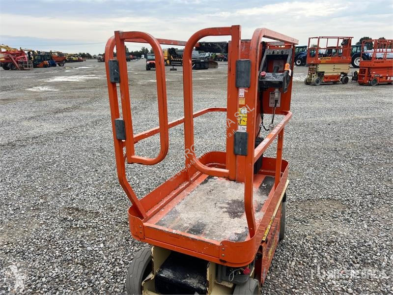 升降机 JLG Vertical Mast Lift