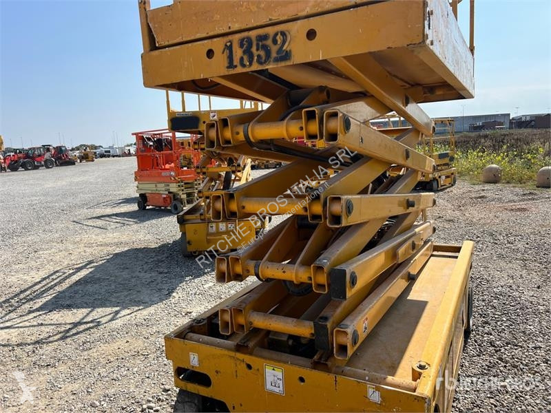 Nacela Haulotte Comact 12 Electric Scissor Lift