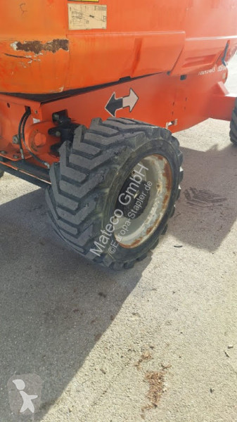 Piattaforma aerea JLG