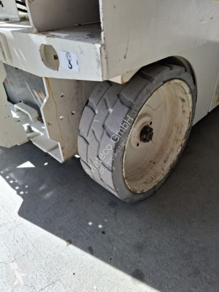 منصة تلسكوبية Genie GS-4047