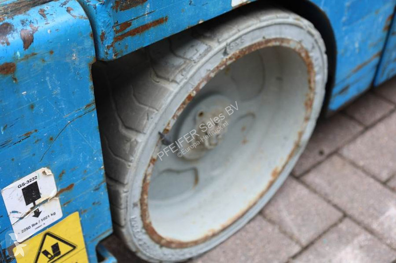 Piattaforma aerea Genie Hydraulic Outriggers,...