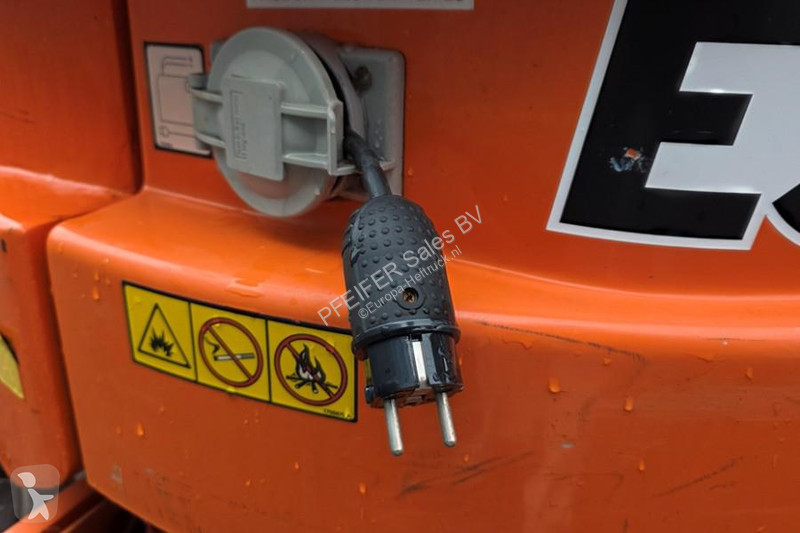 منصة تلسكوبية JLG As-Is, Electric, 11m Working...