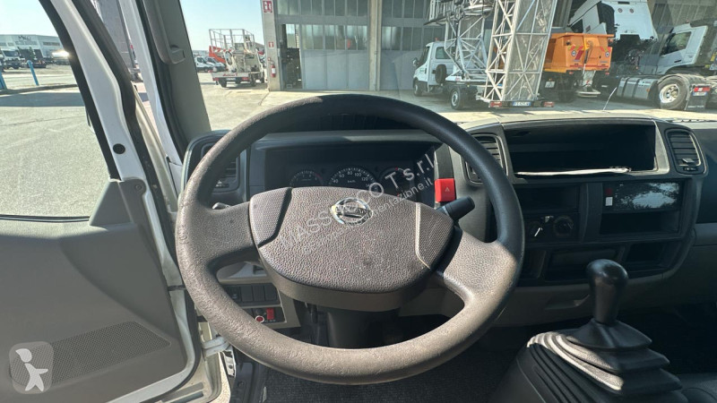 منصة تلسكوبية Nissan 35.11 MX 170