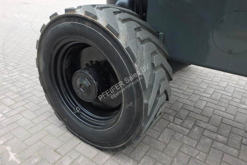 منصة تلسكوبية JLG 1250AJP Diesel, 4x4x4 Drive,...