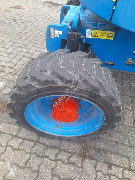 منصة تلسكوبية Genie Z45/25J