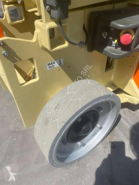 Piattaforma aerea JLG 2632ES