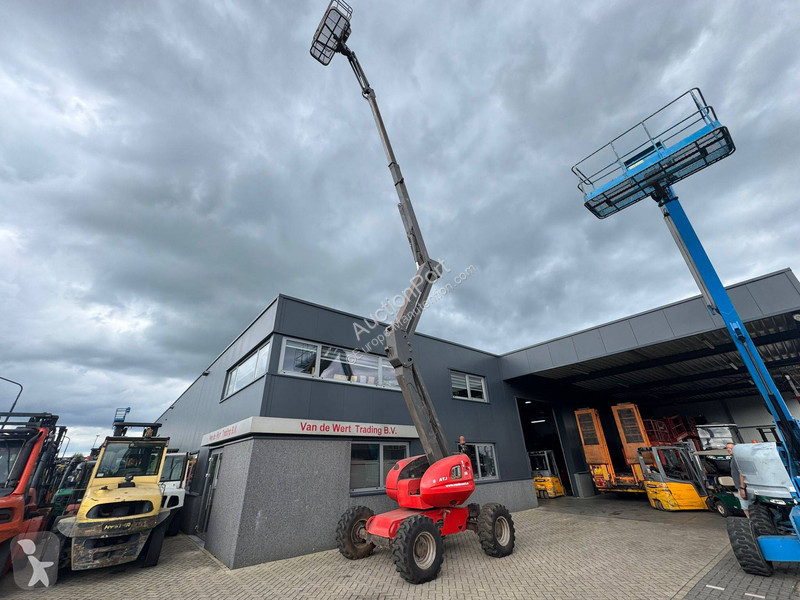 Manitou 4x4x4 aerial platform