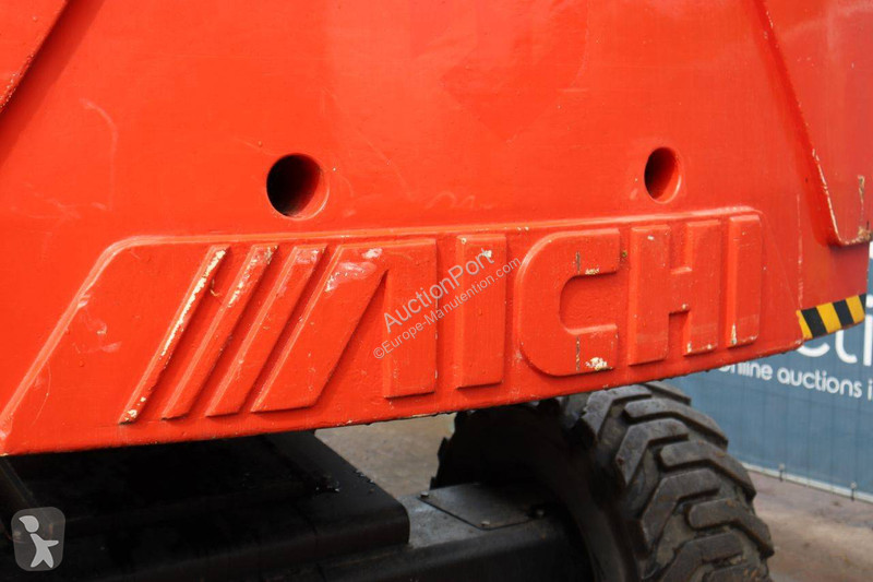 Plataforma elevadora Aichi SP18A