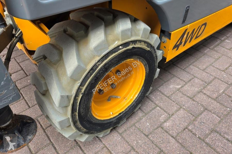 升降机 Haulotte Compact 12DX Diesel, 4x4 Drive,...
