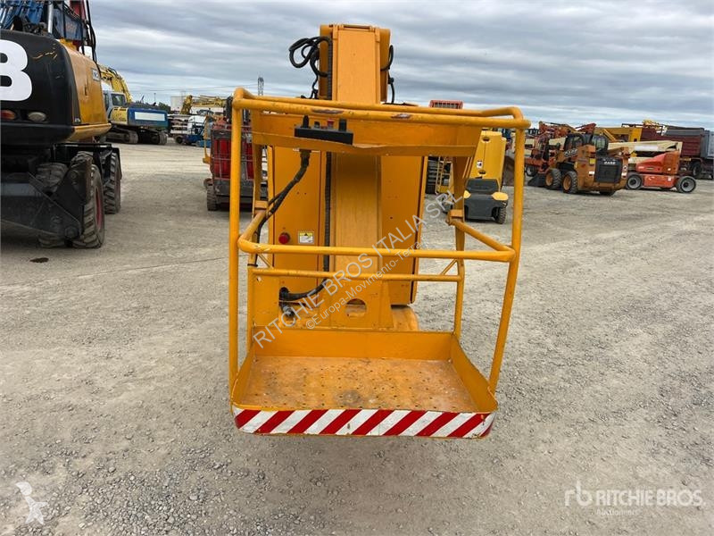 Plataforma elevadora Haulotte Vertical Mast Lift
