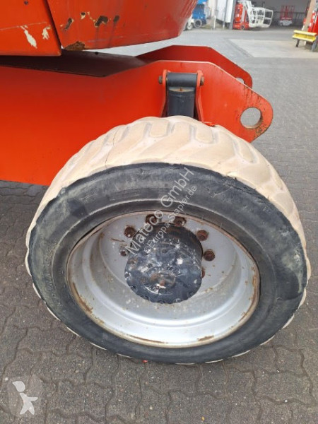 Piattaforma aerea JLG