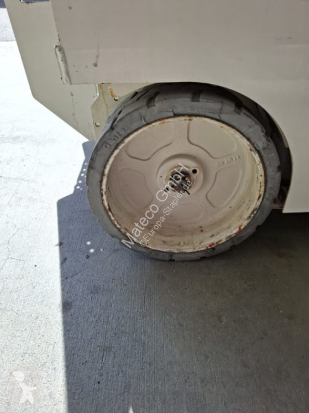 منصة تلسكوبية Genie GS-4047