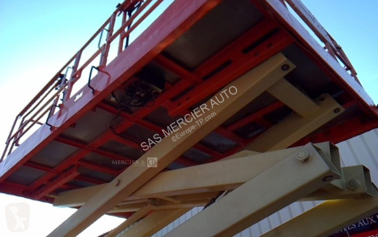 Nacelle JLG plateforme ciseaux automotrice diesel