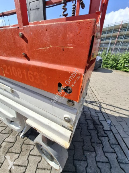 Piattaforma aerea JLG 2032ES
