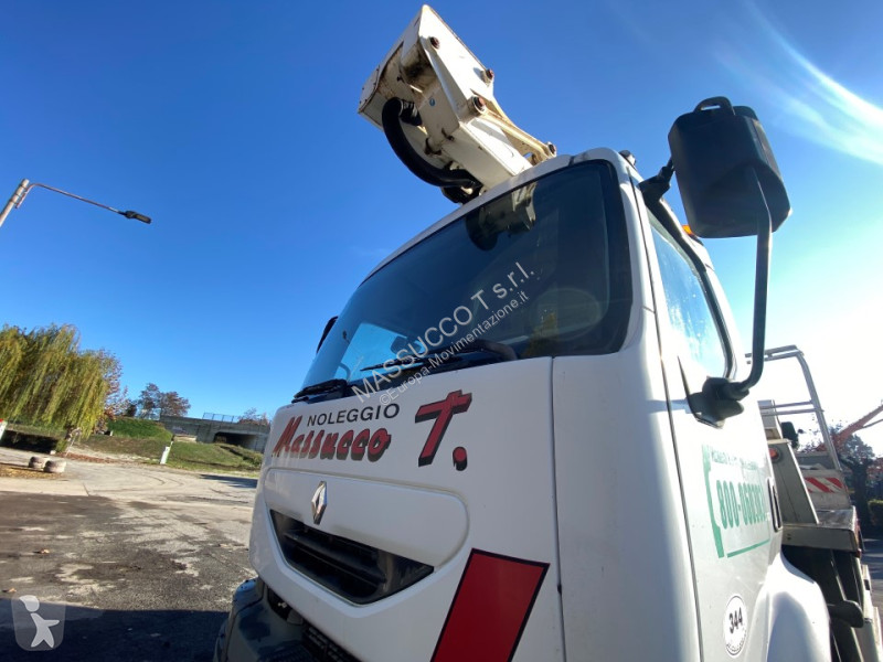 منصة تلسكوبية Renault MIDLUM 180 Dci