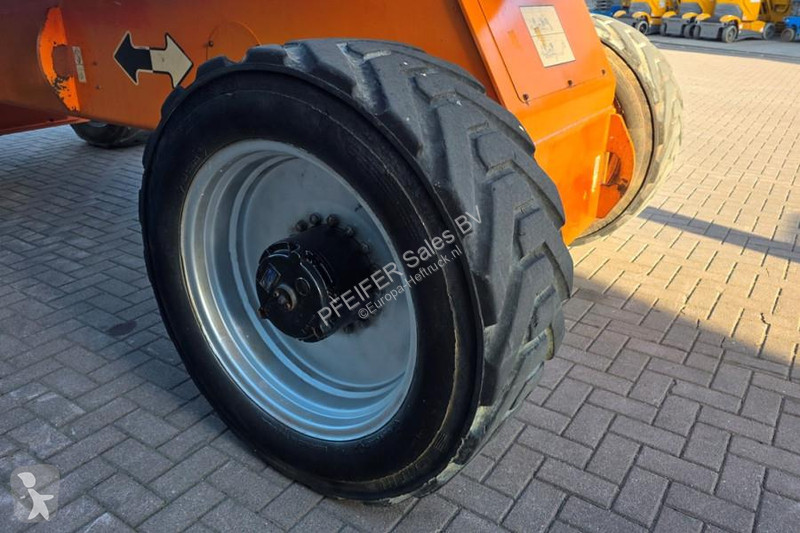 منصة تلسكوبية JLG Diesel, 4x4x4 Drive, 40.1m...