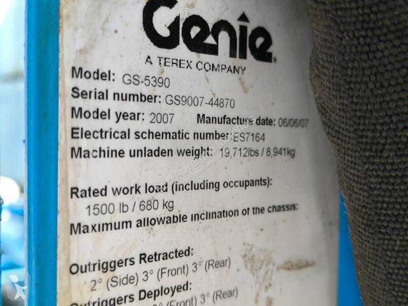 منصة تلسكوبية Genie