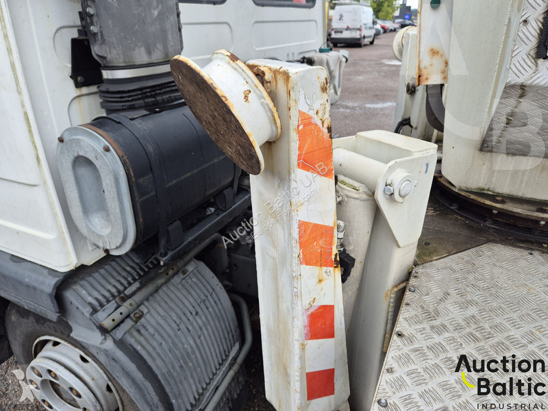 منصة تلسكوبية Volvo FL6 110