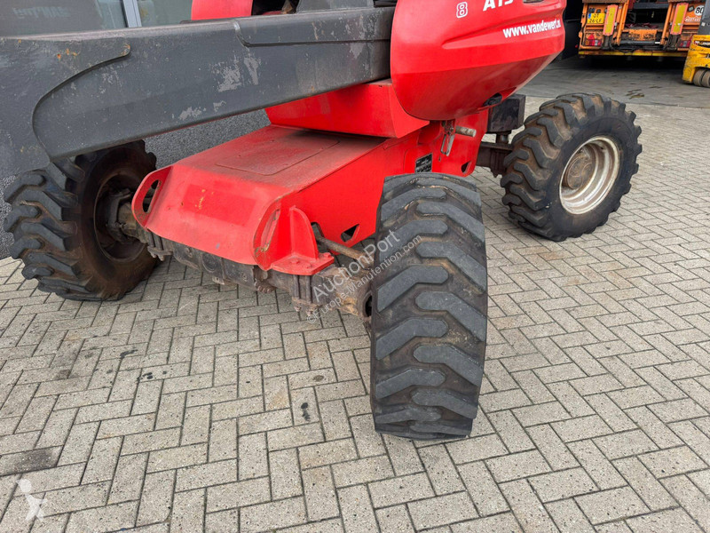 Manitou 4x4x4 aerial platform