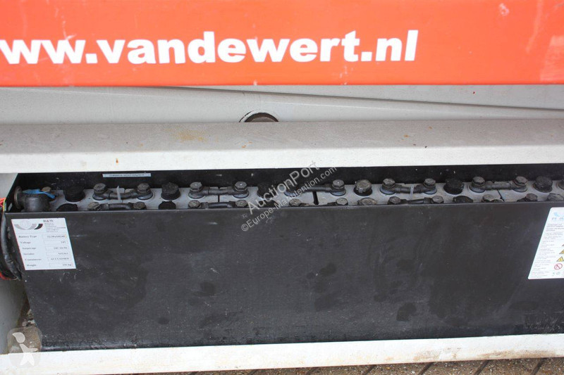 Plataforma elevadora Hollandlift MONOSTAR V-SAEL14