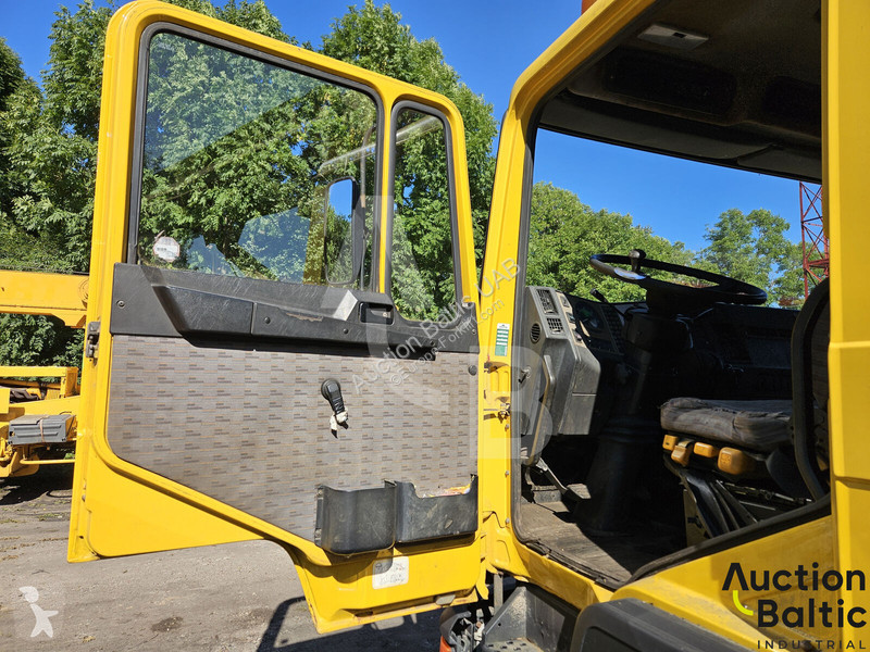 Plataforma elevadora MAN M90