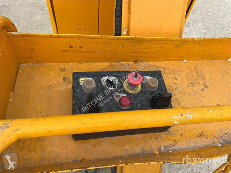 Plataforma elevadora Haulotte Vertical Mast Lift
