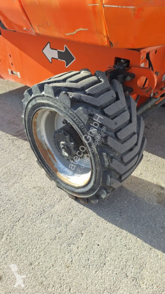 Piattaforma aerea JLG
