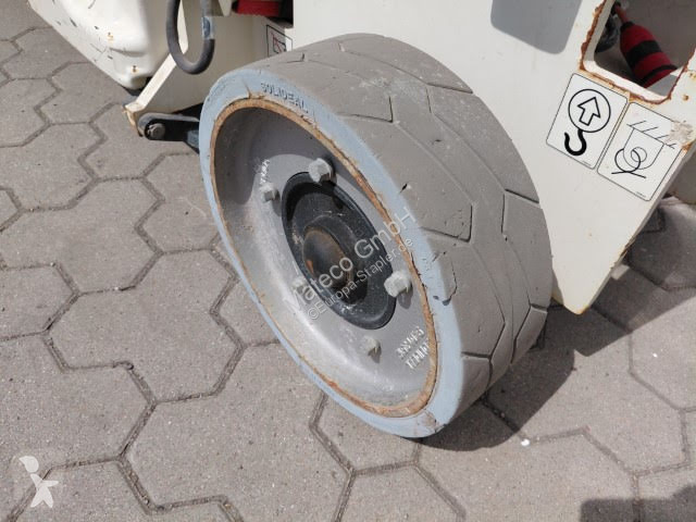 Piattaforma aerea JLG