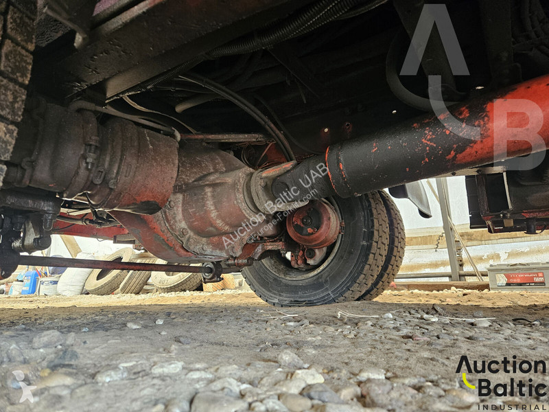 Lift Mercedes 815