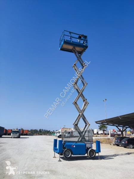 منصة تلسكوبية Genie GS3268RT
