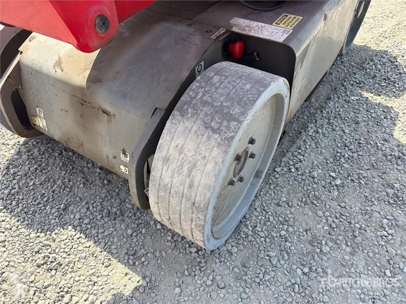 Plataforma elevadora Manitou 120 AETJC 2...
