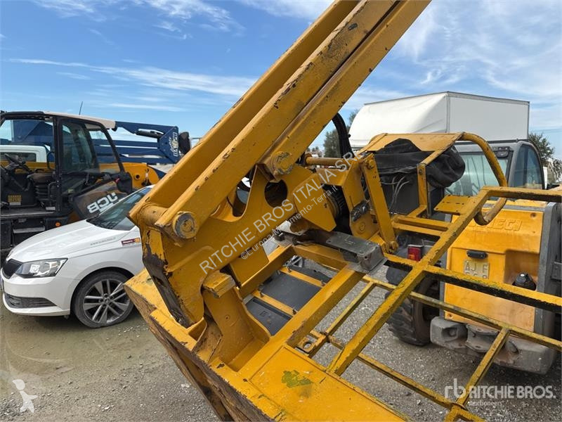 升降机 Haulotte Articulating Boom Lift (Inoperable)