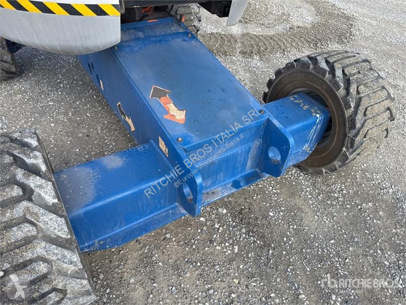 Plataforma JLG Articulating Boom Lift