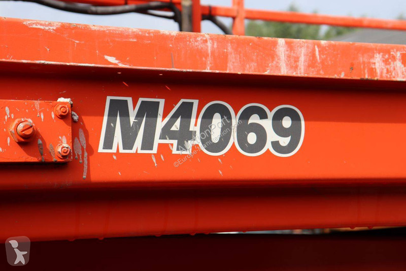 升降机 JLG M4069