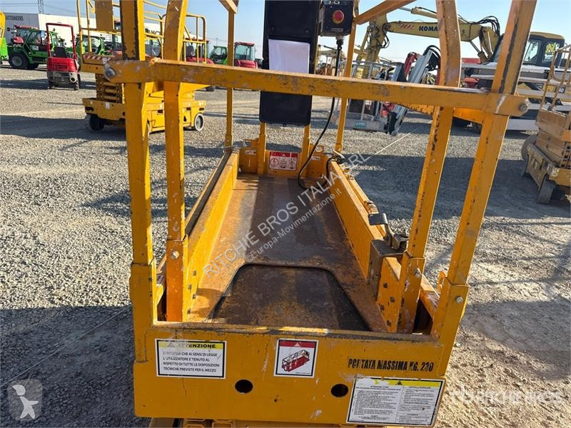 Emelőkosár Haulotte COMPACT8 Electric Scissor Lift