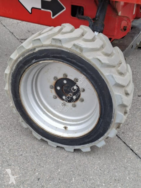 Piattaforma aerea JLG