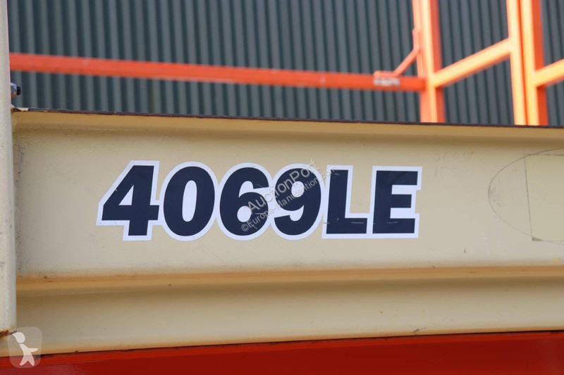 Piattaforma aerea JLG