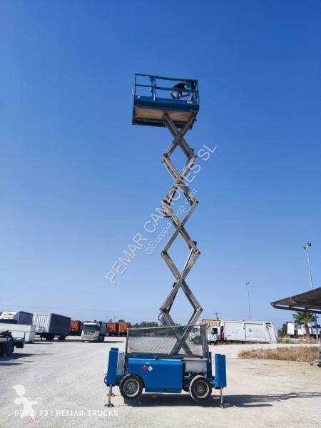 منصة تلسكوبية Genie GS3268RT