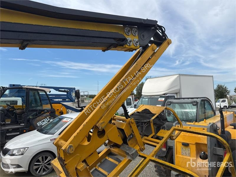 升降机 Haulotte Articulating Boom Lift (Inoperable)