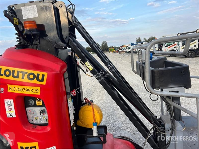 Plataforma elevadora Manitou Vertical Mast Lift