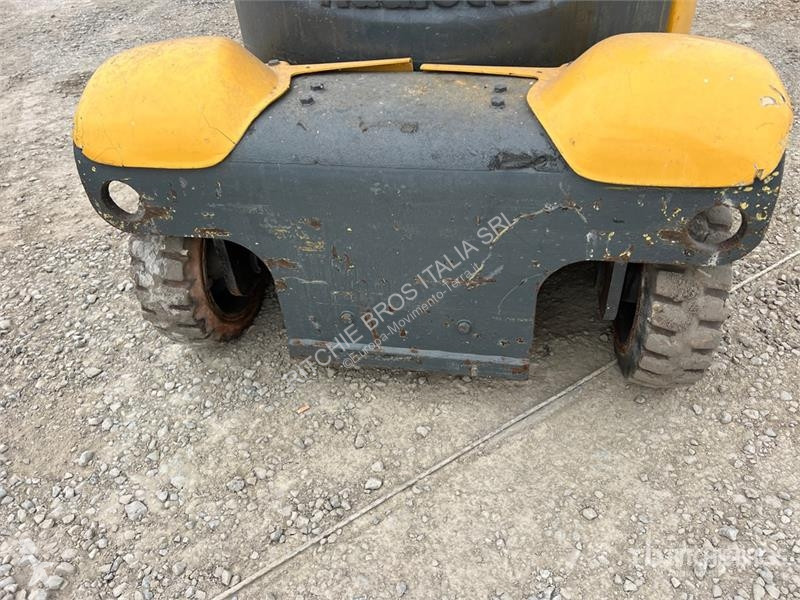 Plataforma elevadora Haulotte Vertical Mast Lift