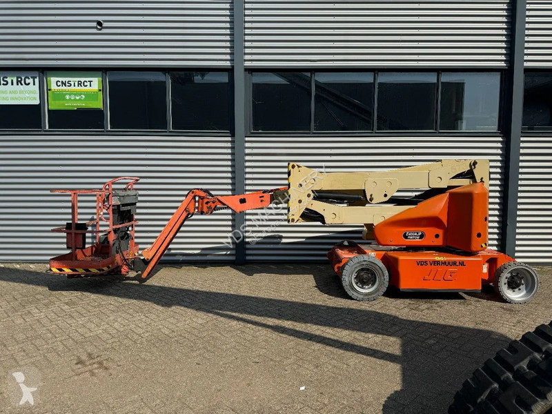 Piattaforma aerea JLG Hoogwerker Knikarmhoogwerker