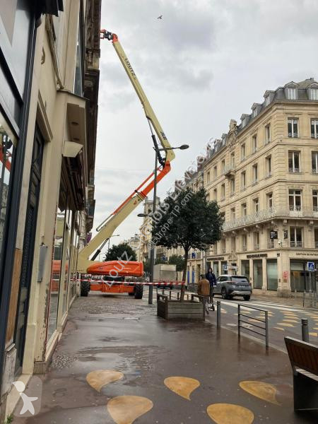 Piattaforma aerea JLG