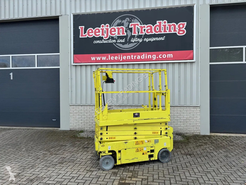 Nacelle Genie Electric scissorlift 2008 Year