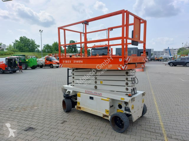 منصة تلسكوبية Hollandlift HL-11812