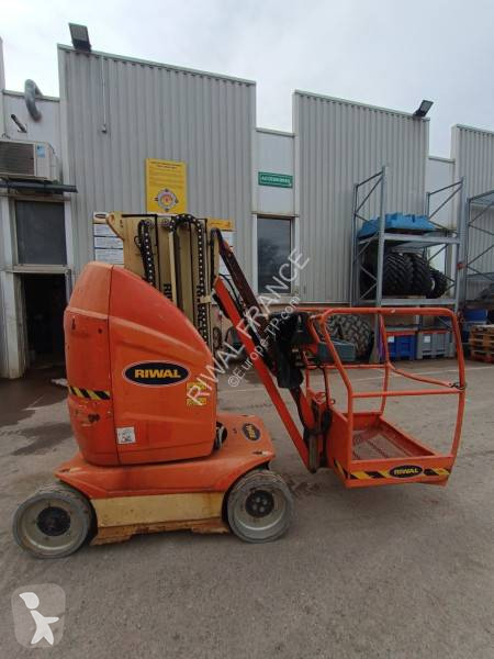 Piattaforma aerea JLG T10E